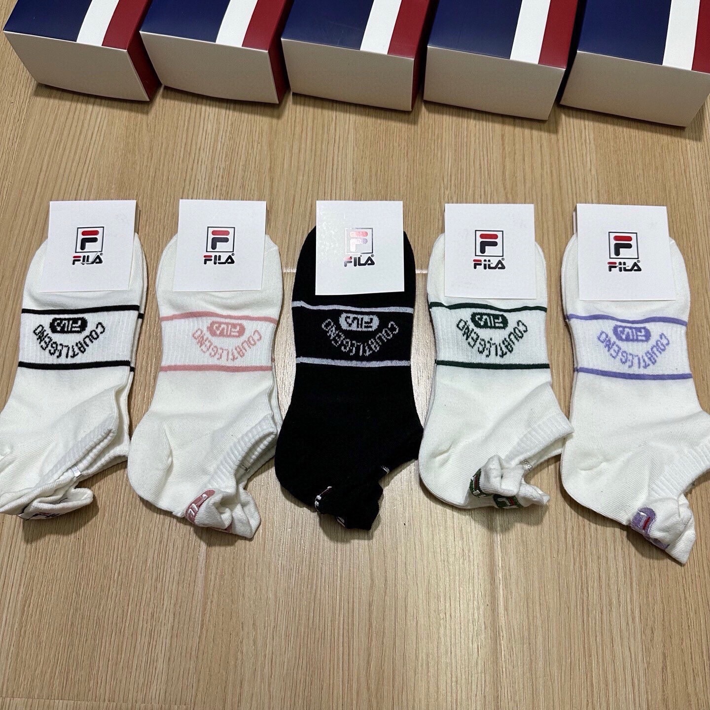 NO:920243,FILA · FILA · New women's socks [five pairs in a box] jacquard classic logo, super soft and comfortable, super popular small items, big brands out on the street, fashionable people must-have super easy-to-match socks, stockings, socks, socks19860909 FILA · 菲乐 · 新品女款袜子【一盒五双】提花经典标志,超柔软舒适,超火爆小单品,大牌出街,潮人必备超好搭袜子,丝袜,袜子,socks,accessory