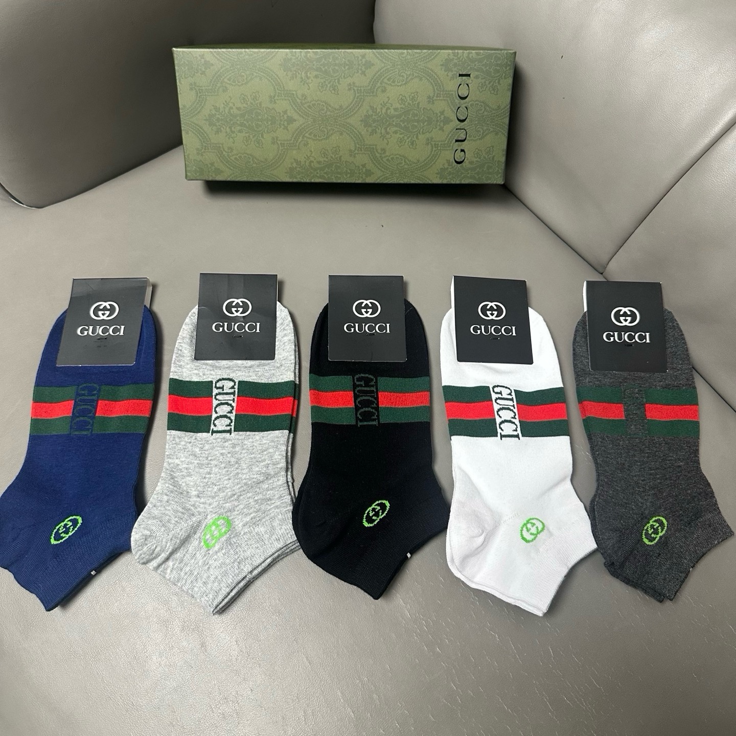 NO:920250,Gucci · Gucci G’s new men’s socks [five pairs in a box] jacquard classic logo, super nice, super beautiful in person, super popular small item, big name outing, trendy people must-have super easy-to-match socks, stockings, socks, gucci, gucci, socks19860909 Gucci · 古奇G家新品男款袜子【一盒五双】提花经典标志,超级nice,实物超漂亮,超火爆小单品,大牌出街,潮人必备超好搭袜子,丝袜,袜子,gucci,gucci,socks,accessory
