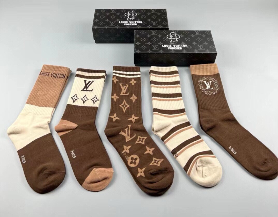 NO:920615,Louis Vuitton · Louis Vuitton's new women's high-top socks [five pairs in a box] pure cotton material, jacquard classic logo, soft, comfortable and breathable, jacquard classic logo, fried chicken, nice style big brand out on the street, fashionable people must-have super easy-to-match socks, stockings, socks, louis vuitton, louis vuitton, louis vuitton, louis vuitton, socks19860909 Louis Vuitton · 路易威登驴家新品女款高筒袜子【一盒五双】纯棉材质,提花经典标志,柔软舒适透气,提花经典标志,炒鸡nice的款式大牌出街,潮人必备超好搭袜子,丝袜,袜子,louis vuitton,louis vuitton,louis vuitton,louis vuitton,socks,accessory