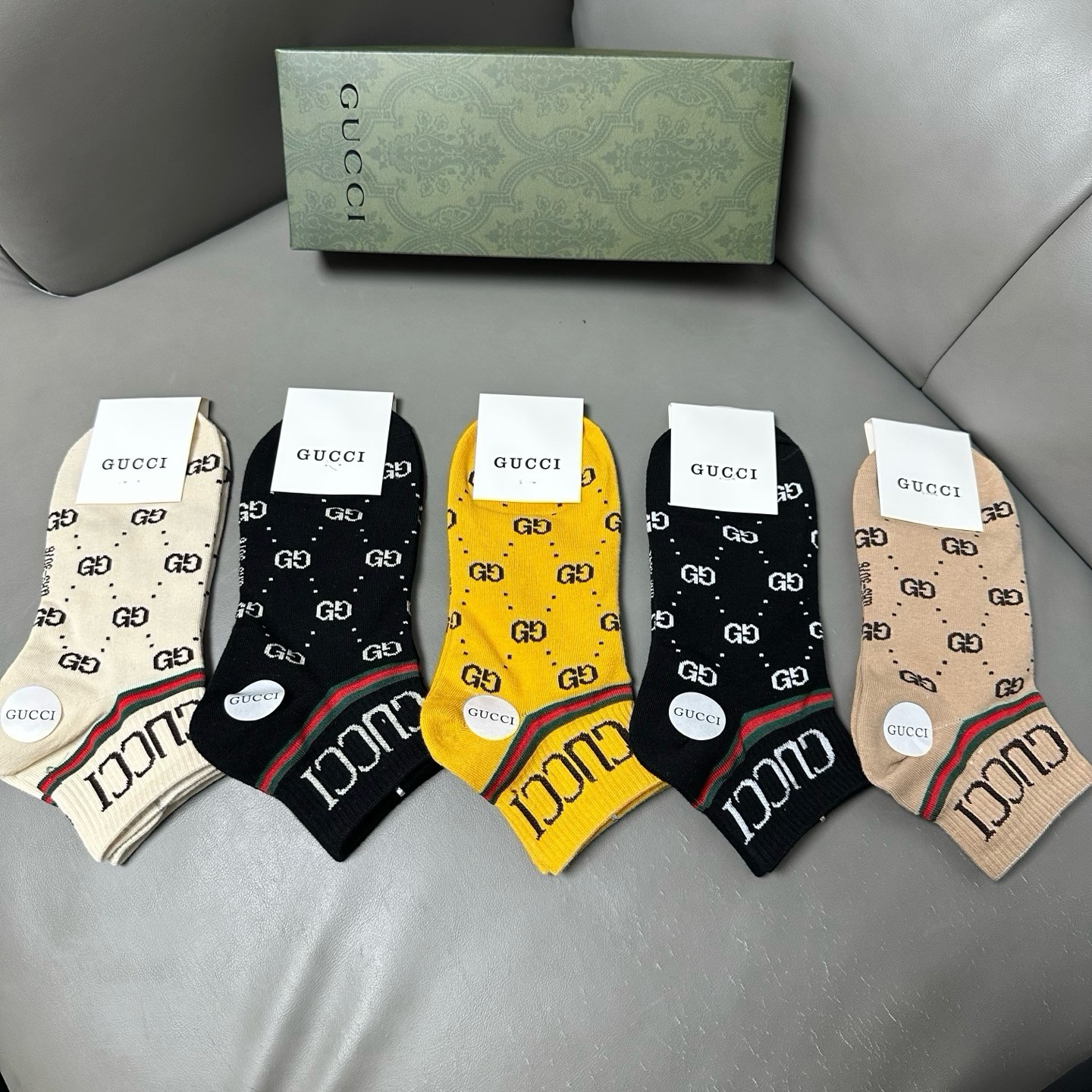 NO:940712,Gucci · Gucci G’s new boat socks [five pairs in a box] jacquard classic logo, super nice, super beautiful in person, super popular small item, big name outing, fashionable people must-have super easy to match socks, stockings, socks, gucci, gucci, socks19860909 Gucci · 古奇G家新品船袜【一盒五双】提花经典标志,超级nice,实物超漂亮,超火爆小单品,大牌出街,潮人必备超好搭袜子,丝袜,袜子,gucci,gucci,socks,accessory
