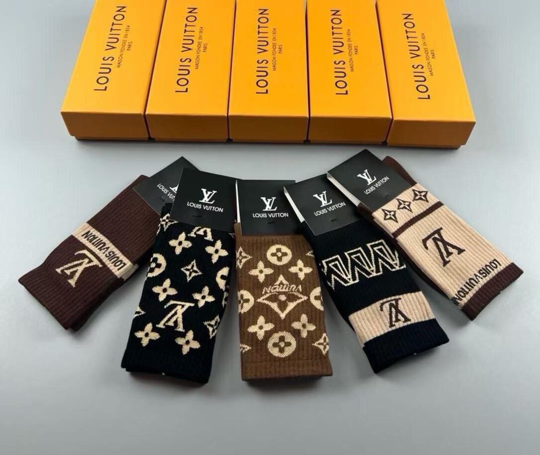 🆕Louis Vuitton · 路易威登❗️驴家新品高筒袜子❗️【一盒五双】纯棉材质，提花经典标志，柔软舒适透气，提花