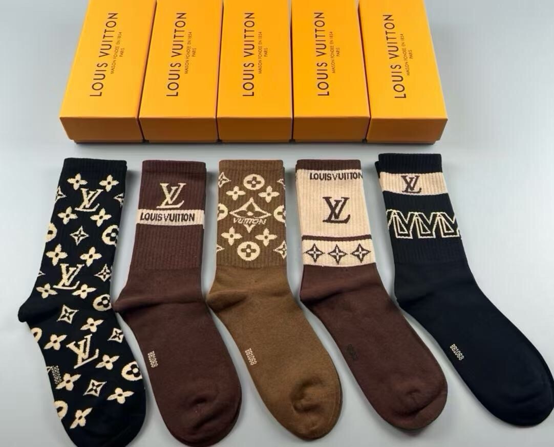 🆕Louis Vuitton · 路易威登❗️驴家新品高筒袜子❗️【一盒五双】纯棉材质，提花经典标志，柔软舒适透气，提花