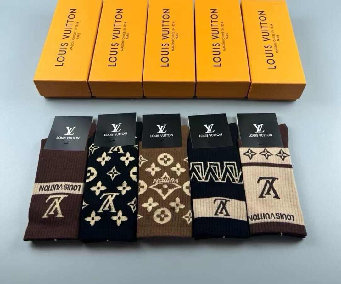 🆕Louis Vuitton · 路易威登❗️驴家新品高筒袜子❗️【一盒五双】纯棉材质，提花经典标志，柔软舒适透气，提花