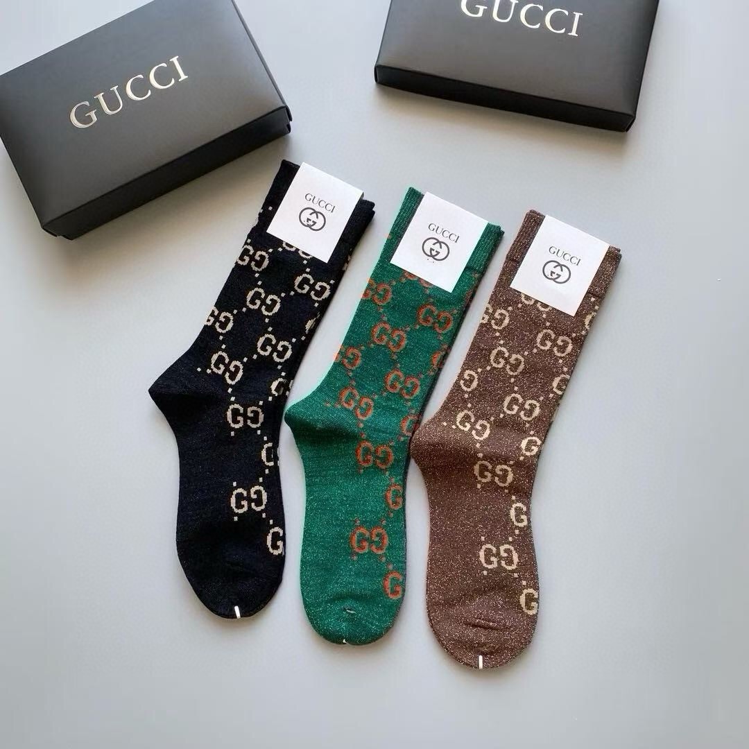 🆕Gucci · 古奇❗️炒鸡火爆的款式❗️【一盒五双】G家专柜一直在售的经典款，纯棉织造，加上闪闪金丝线，实物超漂亮，