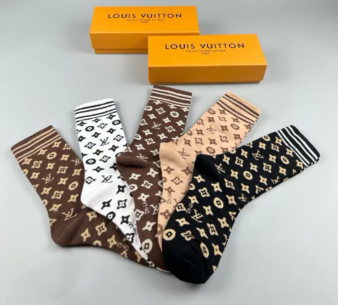 🆕Louis Vuitton · 路易威登❗️驴家新品高筒袜子❗️【一盒五双】纯棉材质，提花经典标志，柔软舒适透气，提花