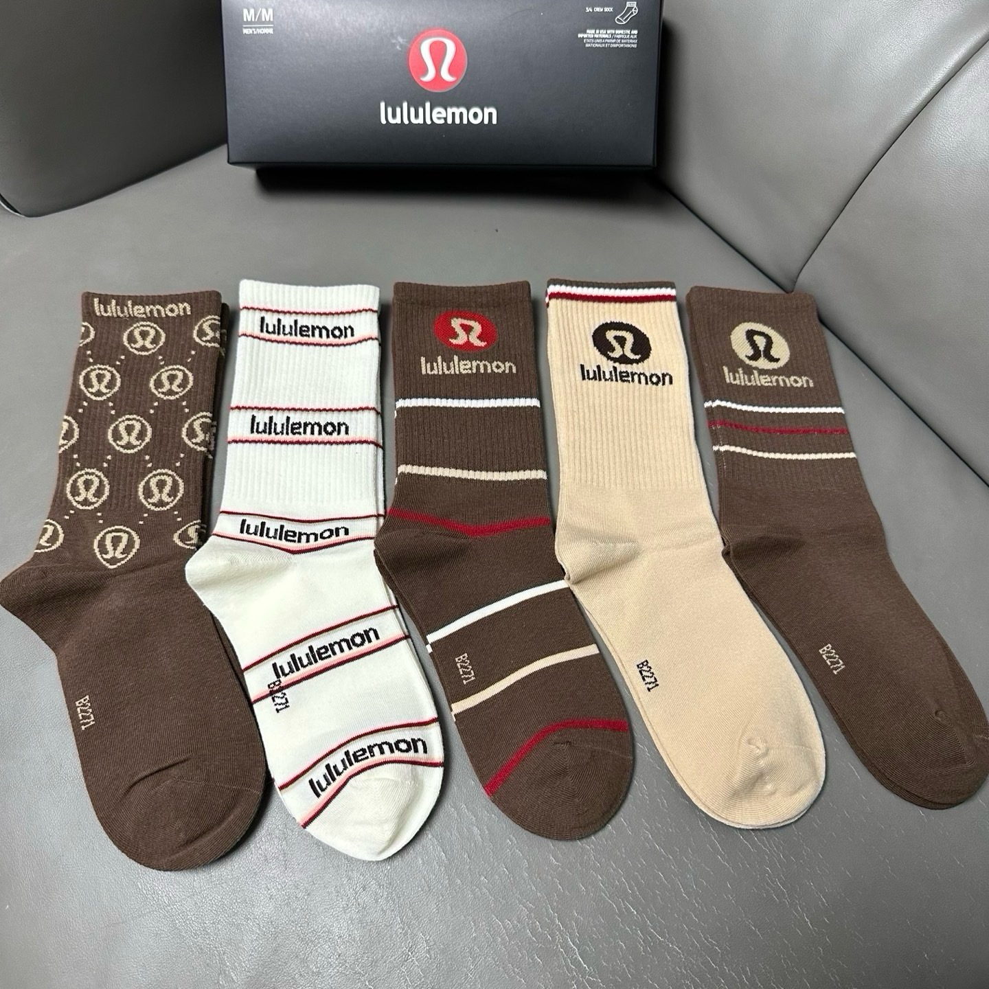 🆕Lululemon · 露露❗️露露新品女款袜子❗️【一盒五双】提花经典标志，纯棉材质制造，透气舒适，超级nice❗️