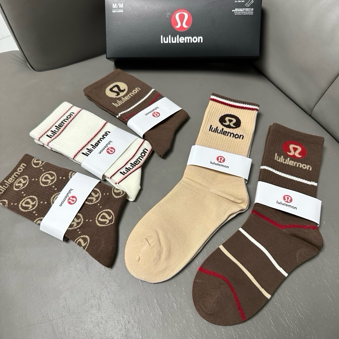 🆕Lululemon · 露露❗️露露新品女款袜子❗️【一盒五双】提花经典标志，纯棉材质制造，透气舒适，超级nice❗️