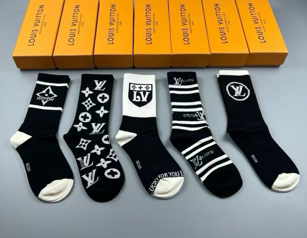 🆕Louis Vuitton · 路易威登❗️驴家新品高筒袜子❗️【一盒五双】纯棉材质，提花经典标志，柔软舒适透气，提花
