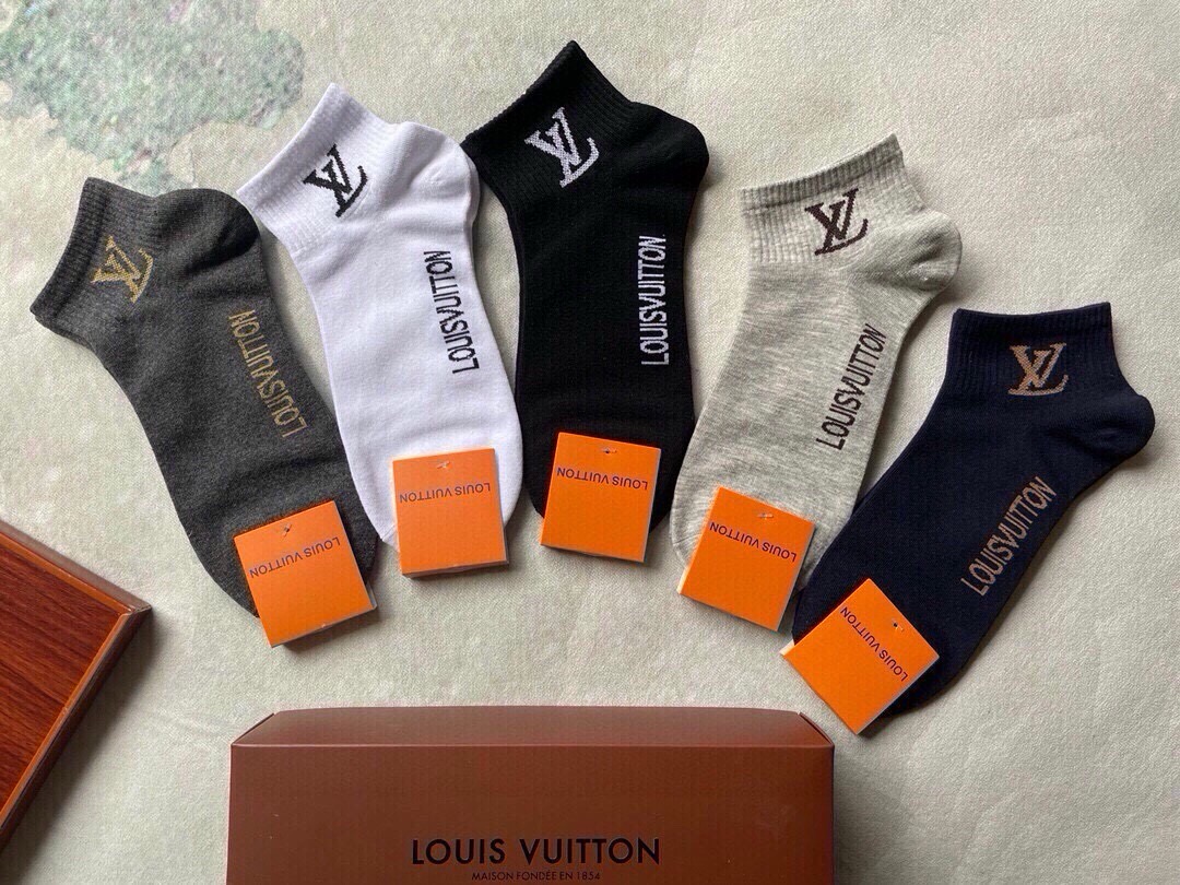 🆕LOUIS VUITTON · 路易威登❗️大驴家新品男款袜子❗️【一盒五双】纯棉材质，柔软舒适，提花经典图案标志，炒