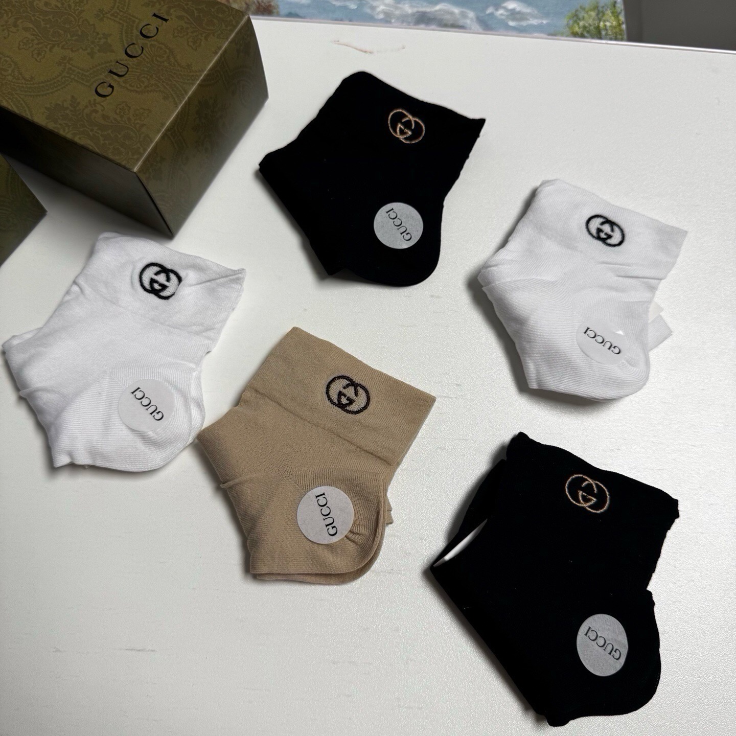 🆕Gucci · 古奇❗️G家新品女款袜子❗️【一盒五双】轻薄款，经典双G字母刺绣，透气柔软舒适，超火爆小单品，大牌出街