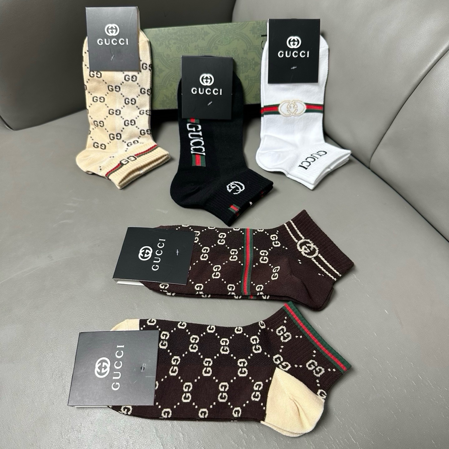 🆕Gucci · 古奇❗️G家新品袜子❗️【一盒五双】提花经典标志，超级nice，实物超漂亮，超火爆小单品，大牌出街，潮