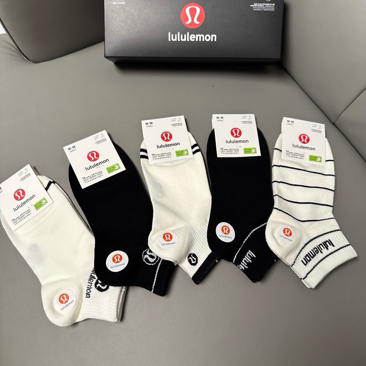 🆕Lululemon · 露露❗️露露新品袜子❗️【一盒五双】提花经典标志，纯棉材质制造，透气舒适，超级nice❗️超火