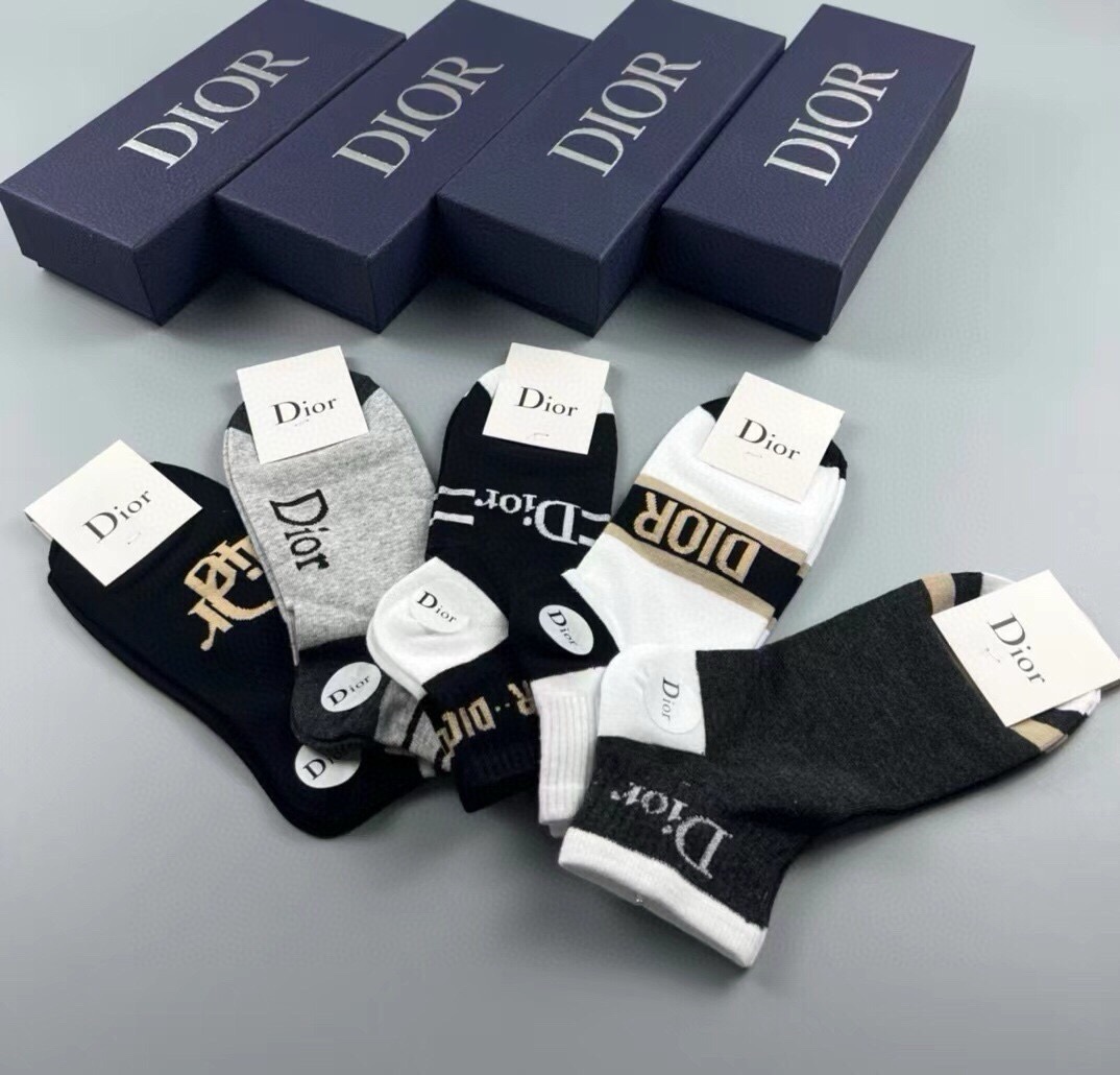 🆕Dior · 迪奥❗️D家新品男款袜子❗️【一盒五双】提花品牌logo，简单大气，实物超漂亮，经超火爆小单品，大牌出街