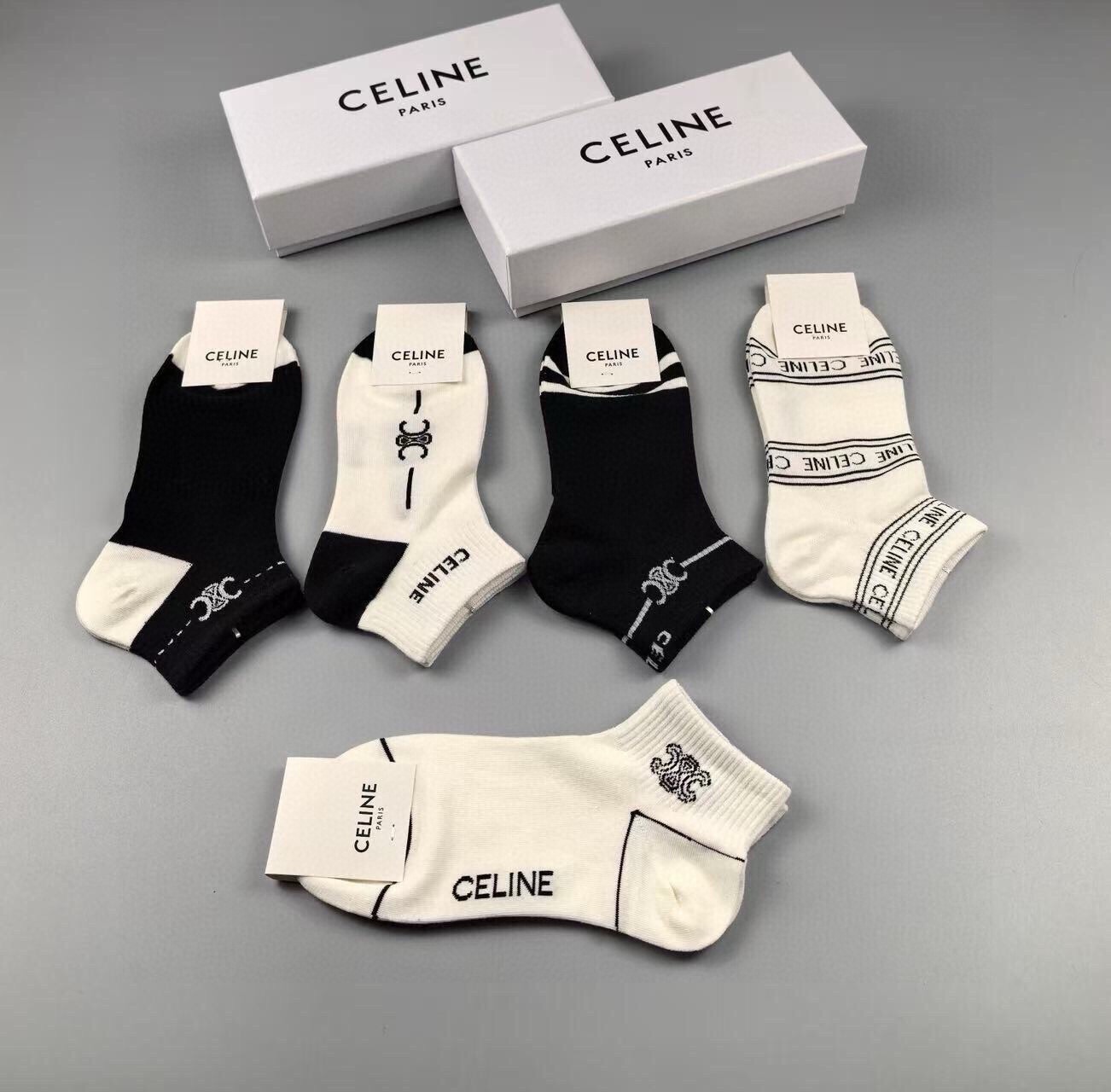 🆕CELINE · 赛琳❗️新品女款短袜子【一盒五双】提花经典标志，纯棉材质制造，透气舒适，超级nice❗️超火爆小单品