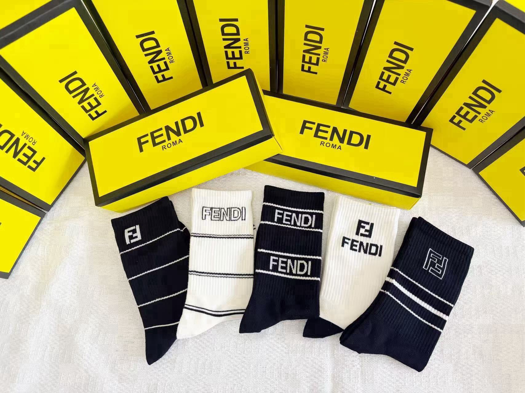 🆕FENDI · 芬迪❗️FF新品长筒袜子❗️【一盒五双】超级经典的双F标志，纯棉材质制造，透气舒适，超级nice❗️超