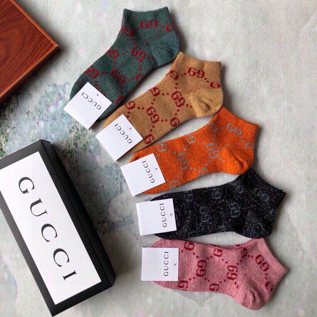 🆕Gucci · 古奇❗️超级经典短款袜子❗️【一盒五双】G家专柜一直在售的经典款，双针双路纯棉织造，加上闪闪金丝线，实