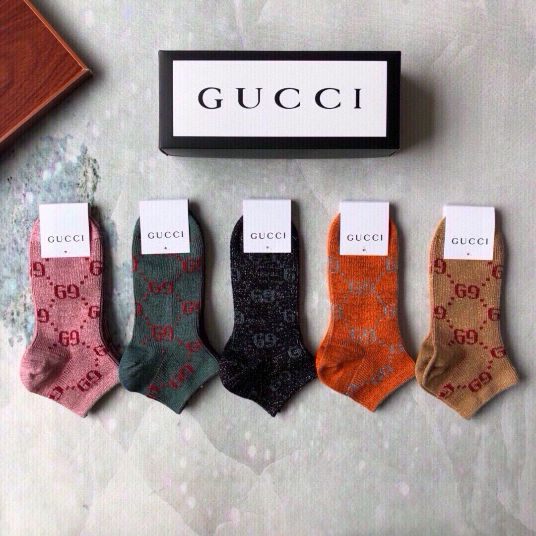 🆕Gucci · 古奇❗️超级经典短款袜子❗️【一盒五双】G家专柜一直在售的经典款，双针双路纯棉织造，加上闪闪金丝线，实