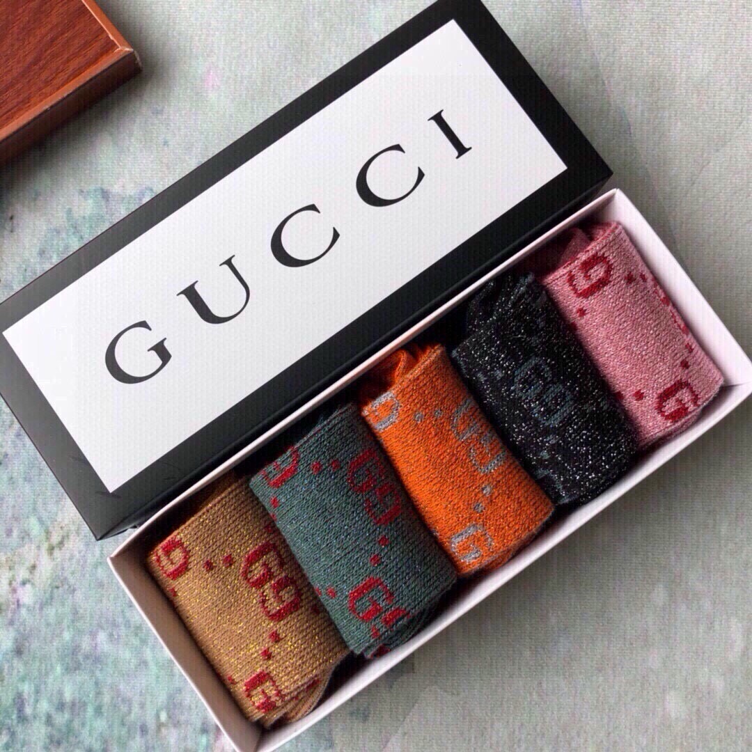 🆕Gucci · 古奇❗️超级经典短款袜子❗️【一盒五双】G家专柜一直在售的经典款，双针双路纯棉织造，加上闪闪金丝线，实