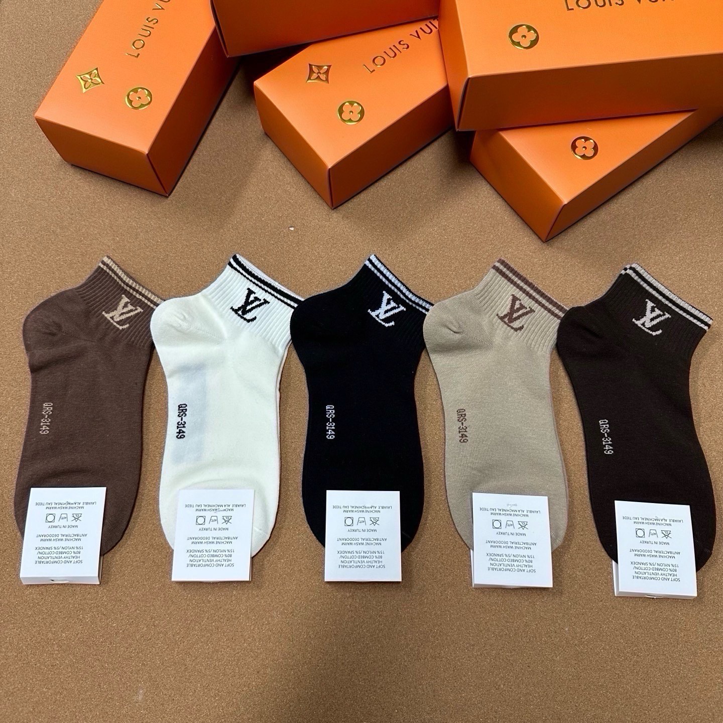 🆕Louis Vuitton · 路易威登❗️驴家新品女款袜子❗️【一盒五双】提花驴家经典logo，纯棉材质制造，透气舒
