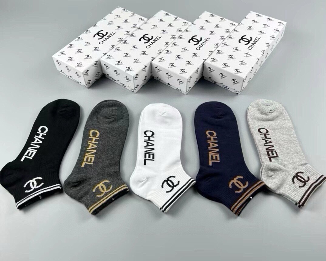 NO:941065,CHANEL · Chanel Grandma's classic men's socks [five pairs in a box] pure cotton material, soft, comfortable and breathable, jacquard classic brand full name logo, fried chicken nice, big name outings, fashionable people must-have super matching socks, stockings, socks, chanel, chanel, socks19860909 CHANEL · 香奈儿香奶奶家经典男款袜子【一盒五双】纯棉材质,柔软舒适透气,提花经典品牌全称logo,炒鸡nice,大牌出街,潮人必备超好搭袜子,丝袜,袜子,chanel,chanel,socks,accessory