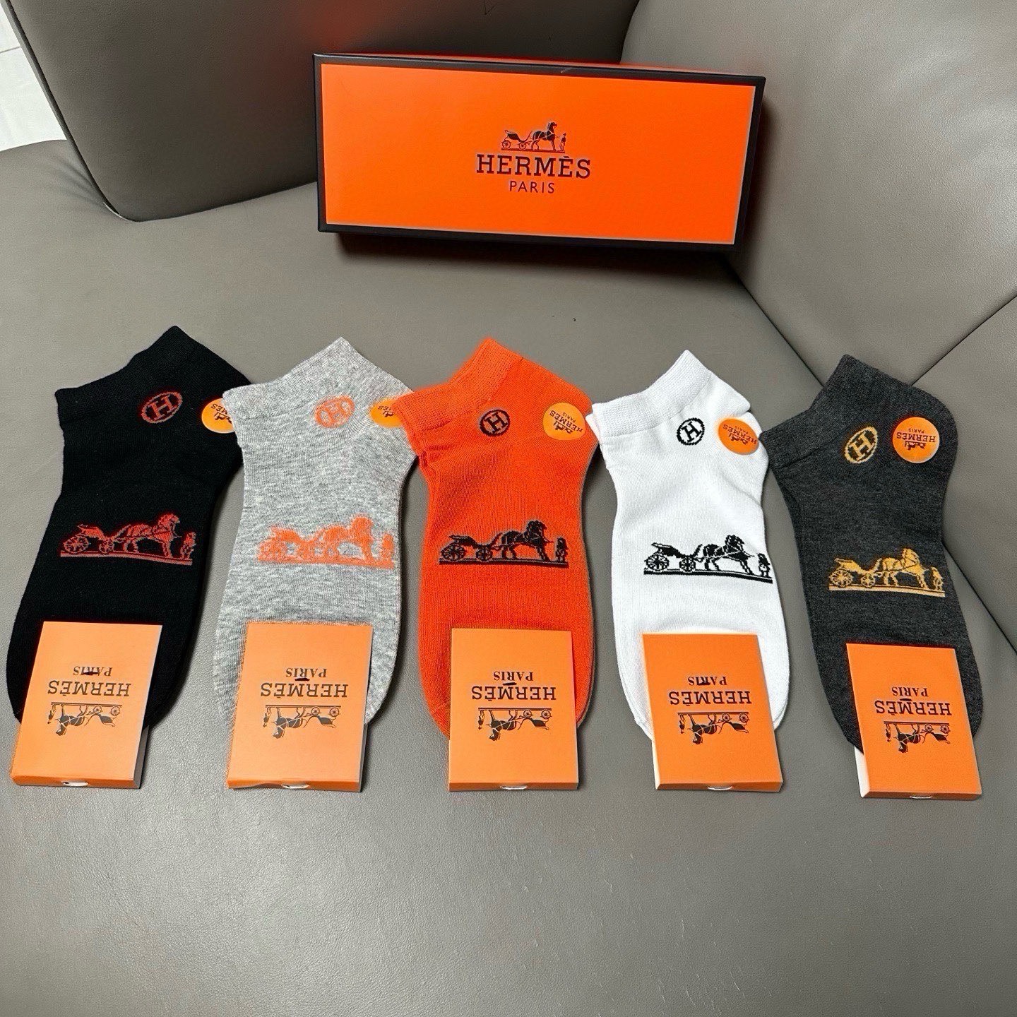 🆕Hermes · 爱马仕❗️大H新品男款春夏款袜子❗️【一盒五双】提花经典H家标志，纯棉材质制造，透气舒适，超级nic