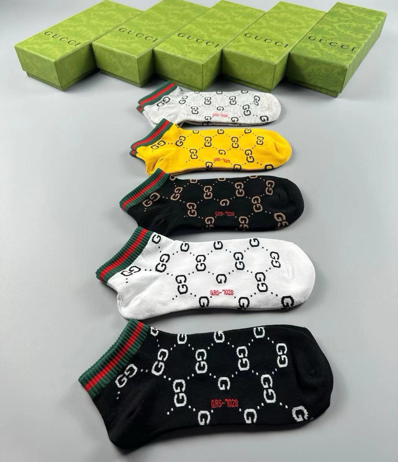 🆕Gucci · 古奇❗️G家新品男款袜子❗️【一盒五双】提花经典标志，超级nice，实物超漂亮，超火爆小单品，大牌出街