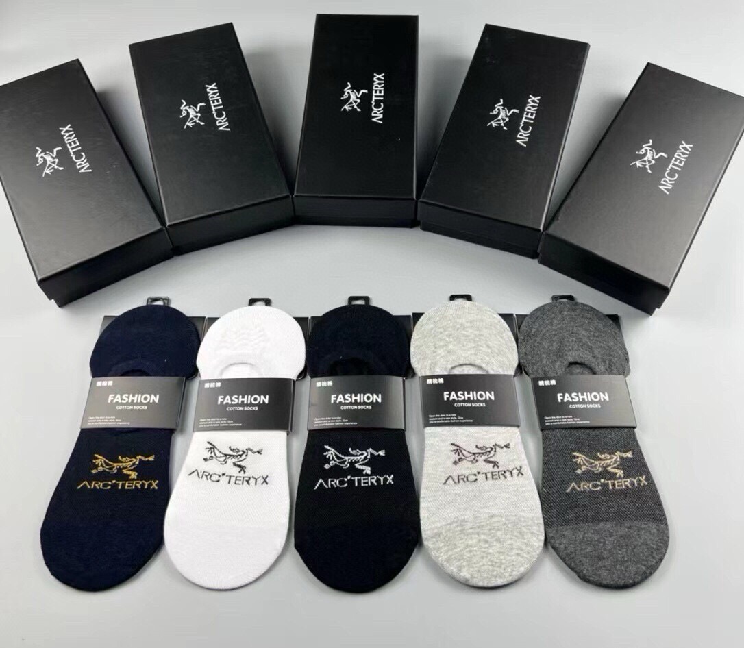 NO:941077,Miumiu · Miumiu Miumiu's new women's invisible socks [five pairs in a box] jacquard classic logo, pure cotton material, super comfortable and beautiful, big-name streetwear, fashionable people must-have super easy-to-match socks, stockings, socks, miumiu, socks19860909 Miumiu · 缪缪缪缪新品女款隐形袜子【一盒五双】提花经典标志,纯棉材质,超舒适超美腻大牌出街,潮人必备超好搭袜子,丝袜,袜子,miumiu,socks,accessory