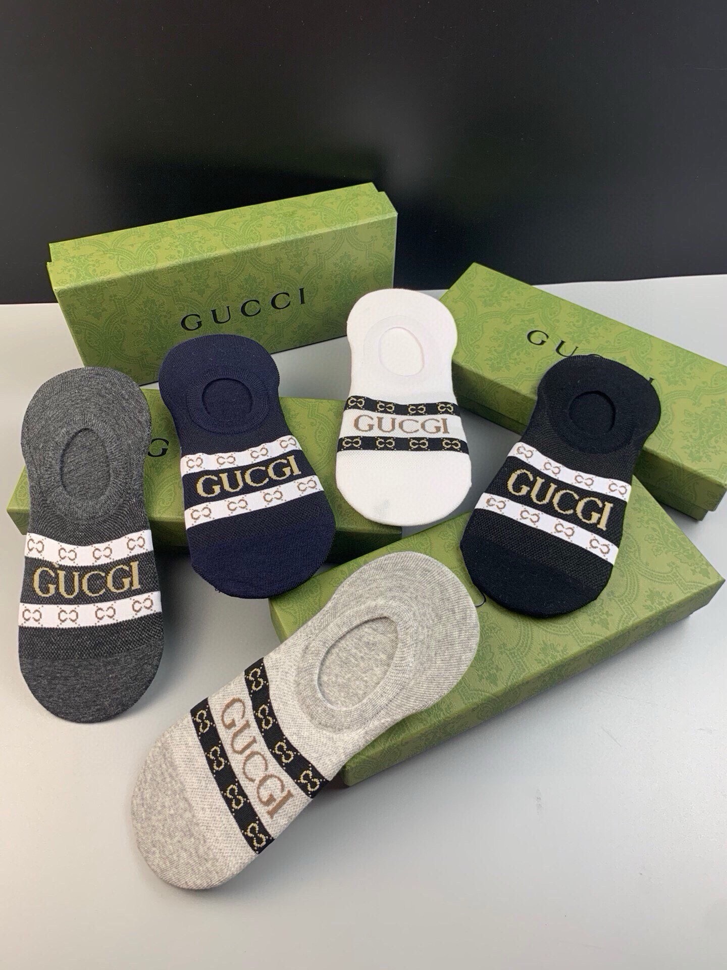 NO:941079,Gucci · Gucci G's new men's invisible socks [five pairs in a box] jacquard classic G's logo, pure cotton material, super comfortable and beautiful, big-name streetwear, fashionable people's must-have socks, stockings, socks, gucci, gucci, socks19860909 Gucci · 古奇G家新品男款隐形袜子【一盒五双】提花经典Ｇ家标志,纯棉材质,超舒适超美腻大牌出街,潮人必备超好搭袜子,丝袜,袜子,gucci,gucci,socks,accessory