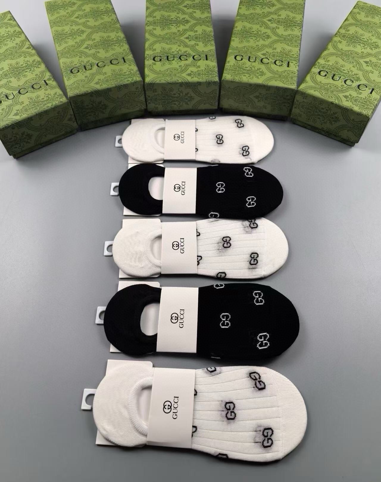 NO:941063,Gucci · Gucci G’s new women’s invisible socks [five pairs in a box] jacquard classic logo, pure cotton material, super comfortable and super beautiful, big brand out on the street, fashionable people must-have super easy-to-match socks, stockings, socks, gucci, gucci, socks19860909 Gucci · 古奇G家新品女款隐形袜子【一盒五双】提花经典标志,纯棉材质,超舒适超美腻大牌出街,潮人必备超好搭袜子,丝袜,袜子,gucci,gucci,socks,accessory