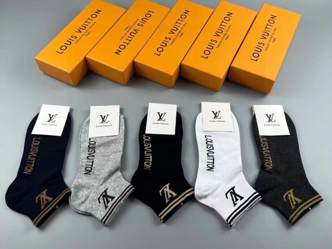 NO:941087,LOUIS VUITTON · Louis Vuitton's new women's and men's socks [five pairs in a box] pure cotton material, soft and comfortable, jacquard classic pattern logo, good-looking big-name brand, fashionable people must-have super matching socks, stockings, socks, louis vuitton, louis vuitton, louis vuitton, louis vuitton, socks19860909 LOUIS VUITTON · 路易威登大驴家新品女款男款袜子【一盒五双】纯棉材质,柔软舒适,提花经典图案标志,炒鸡好看大牌出街,潮人必备超好搭袜子,丝袜,袜子,louis vuitton,louis vuitton,louis vuitton,louis vuitton,socks,accessory