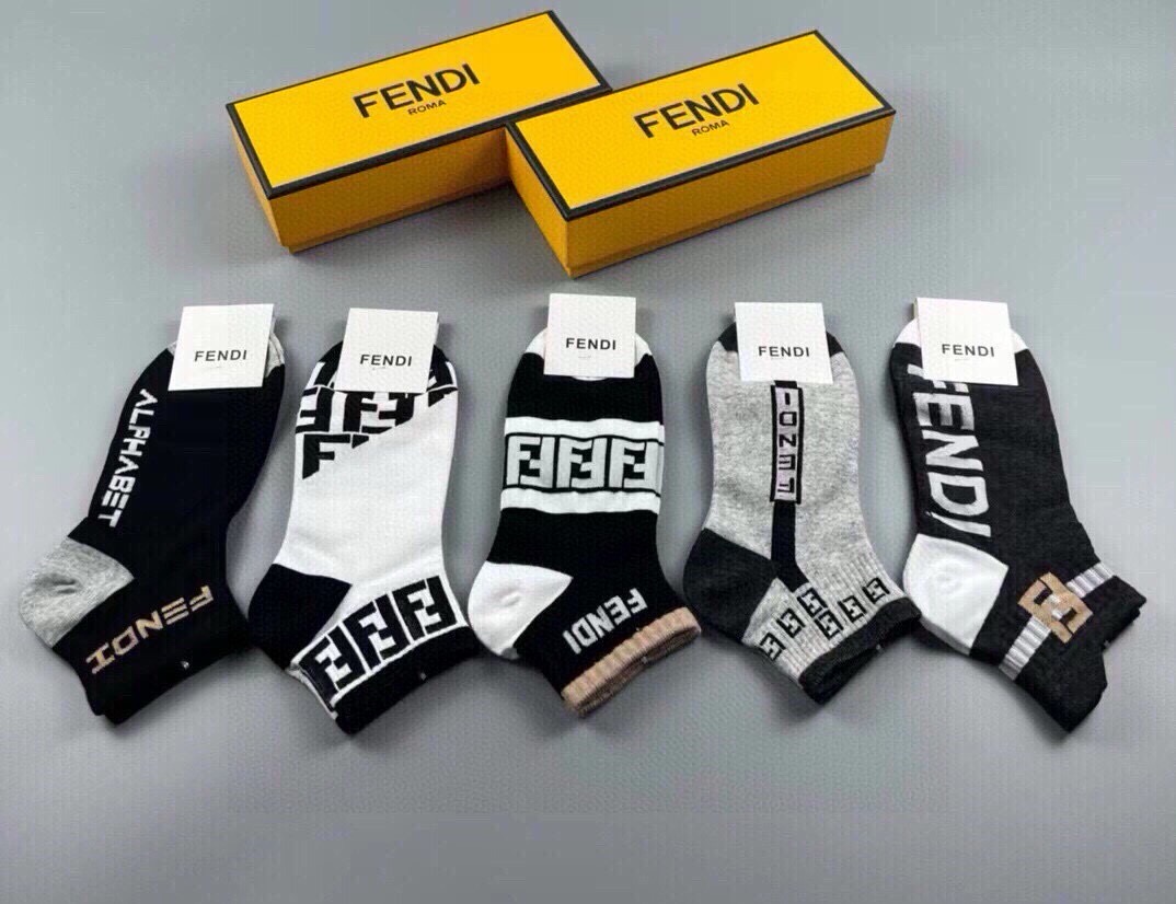 NO:941098,FENDI · Fendi Big F new men's socks [five pairs in a box] jacquard classic double F logo, made of pure cotton material, breathable and comfortable, super nice and popular small item, big name outing, fashionable people must have super easy to match socks, stockings, socks, fendi, fendi, socks19860909 FENDI · 芬迪大F新品男款袜子【一盒五双】提花经典的双F标志,纯棉材质制造,透气舒适,超级nice超火爆小单品,大牌出街,潮人必备超好搭袜子,丝袜,袜子,fendi,fendi,socks,accessory