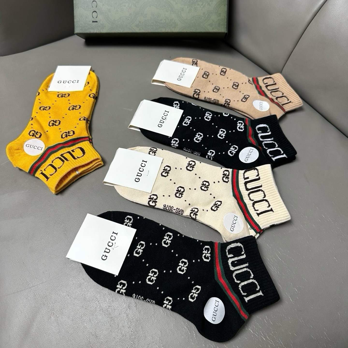 🆕Gucci · 古奇❗️G家新品船袜❗️【一盒五双】提花经典标志，超级nice，实物超漂亮，超火爆小单品，大牌出街，潮