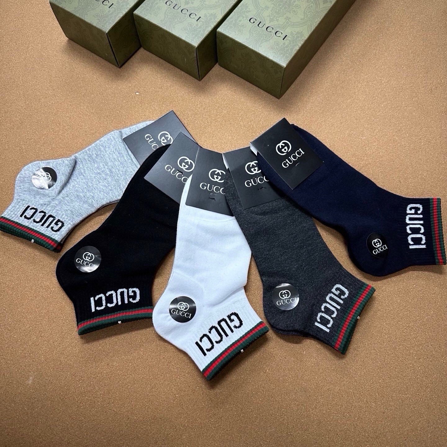 🆕Gucci · 古奇❗️G家新品男款短袜❗️【一盒五双】G家专柜同步短袜，提花经典标志，超级nice，实物超漂亮，超火