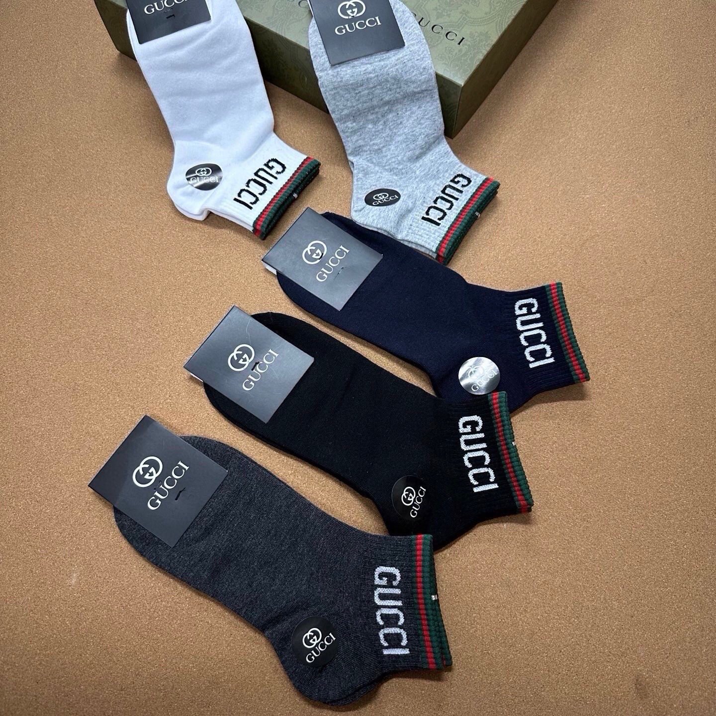 🆕Gucci · 古奇❗️G家新品男款短袜❗️【一盒五双】G家专柜同步短袜，提花经典标志，超级nice，实物超漂亮，超火