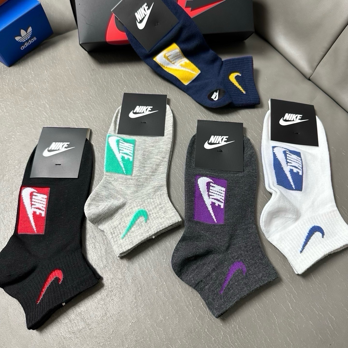 🆕Nike · 耐克❗️永远的经典永远的☑️❗️精梳棉材质，透气吸汗柔软舒适，上脚非常nice❗️商务风潮，送领导送长辈