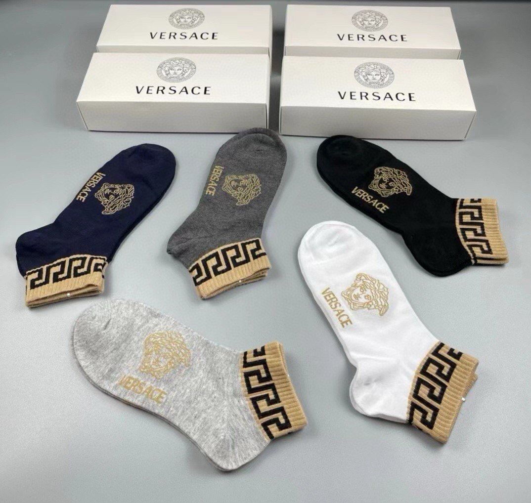 🆕Versace · 范思哲❗️新品男款袜子❗️【一盒五双】纯棉材质织造，超柔软舒适，提花经典美人头➕字母，完全彰显该品