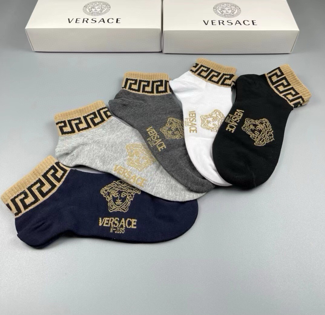 🆕Versace · 范思哲❗️新品男款袜子❗️【一盒五双】纯棉材质织造，超柔软舒适，提花经典美人头➕字母，完全彰显该品