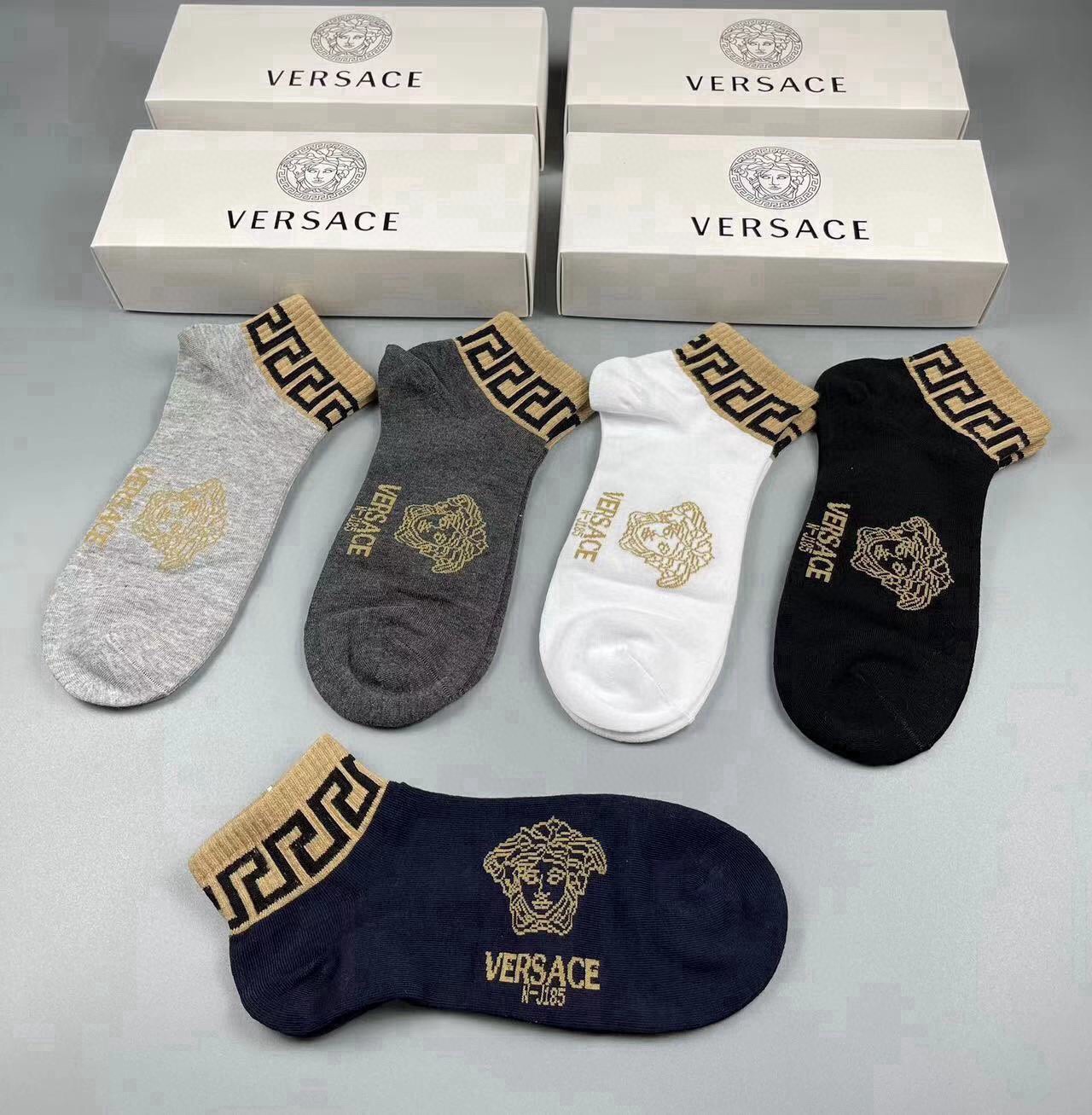 🆕Versace · 范思哲❗️新品男款袜子❗️【一盒五双】纯棉材质织造，超柔软舒适，提花经典美人头➕字母，完全彰显该品