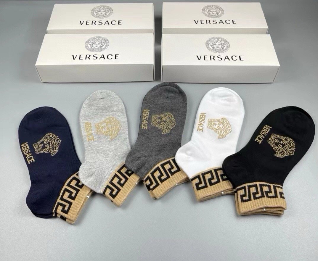 🆕Versace · 范思哲❗️新品男款袜子❗️【一盒五双】纯棉材质织造，超柔软舒适，提花经典美人头➕字母，完全彰显该品