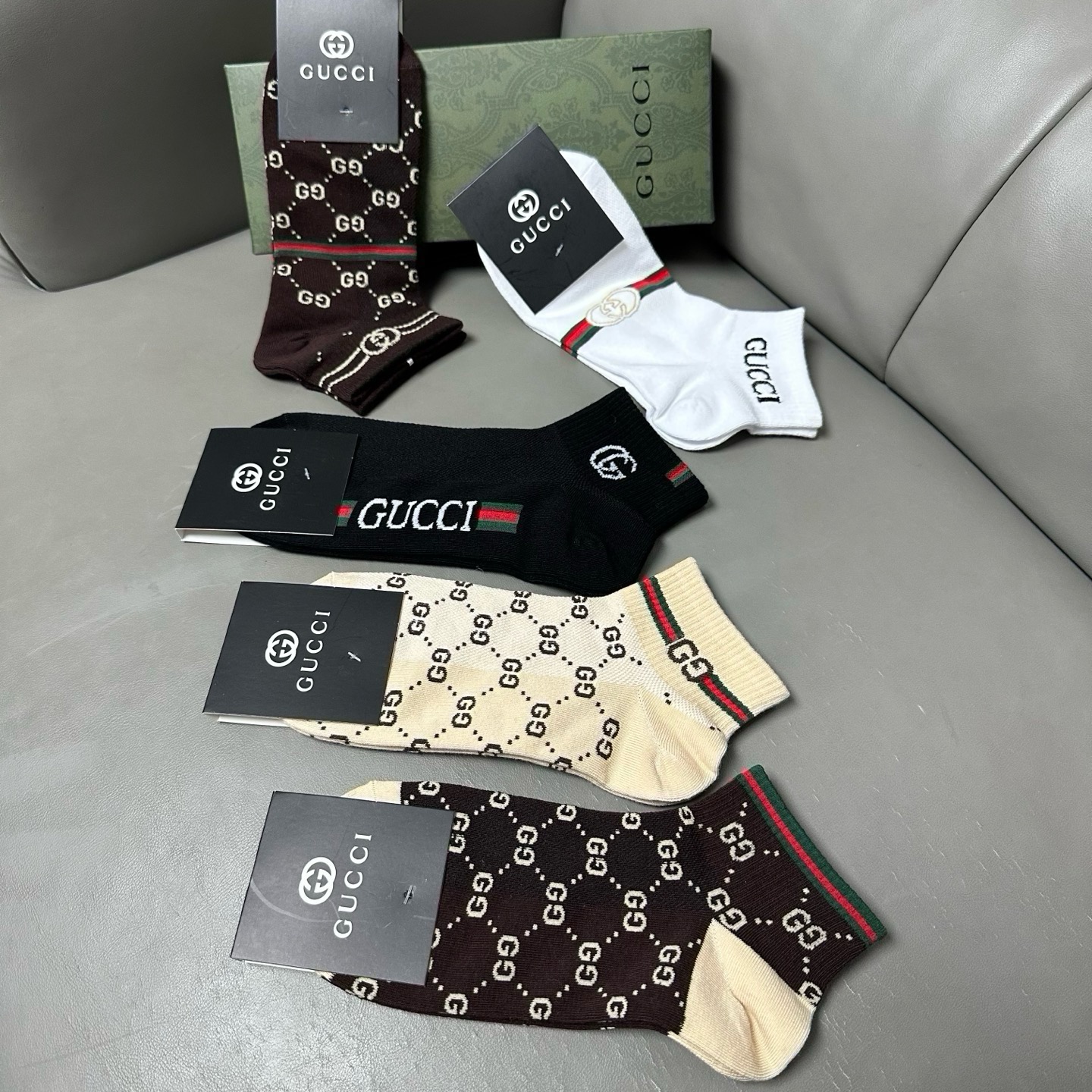 🆕Gucci · 古奇❗️G家新品袜子❗️【一盒五双】提花经典标志，超级nice，实物超漂亮，超火爆小单品，大牌出街，潮