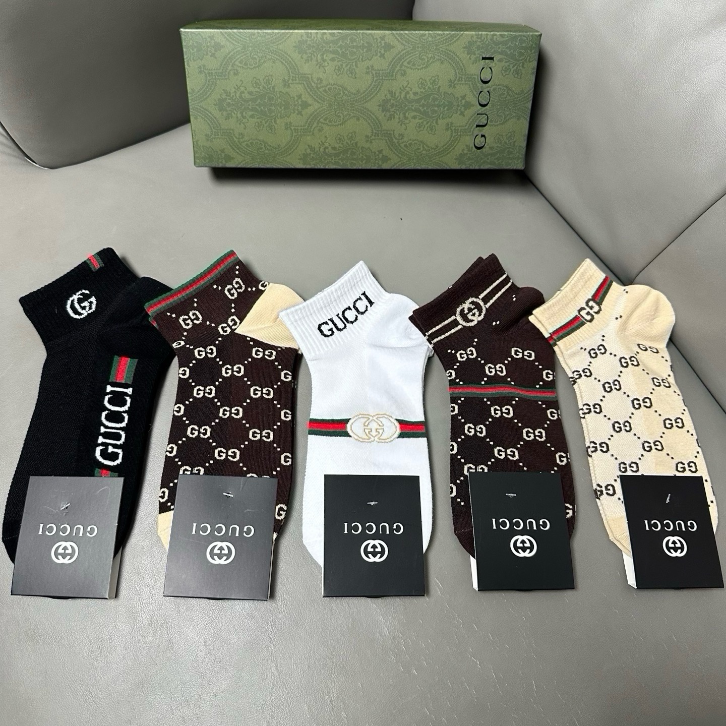 🆕Gucci · 古奇❗️G家新品袜子❗️【一盒五双】提花经典标志，超级nice，实物超漂亮，超火爆小单品，大牌出街，潮
