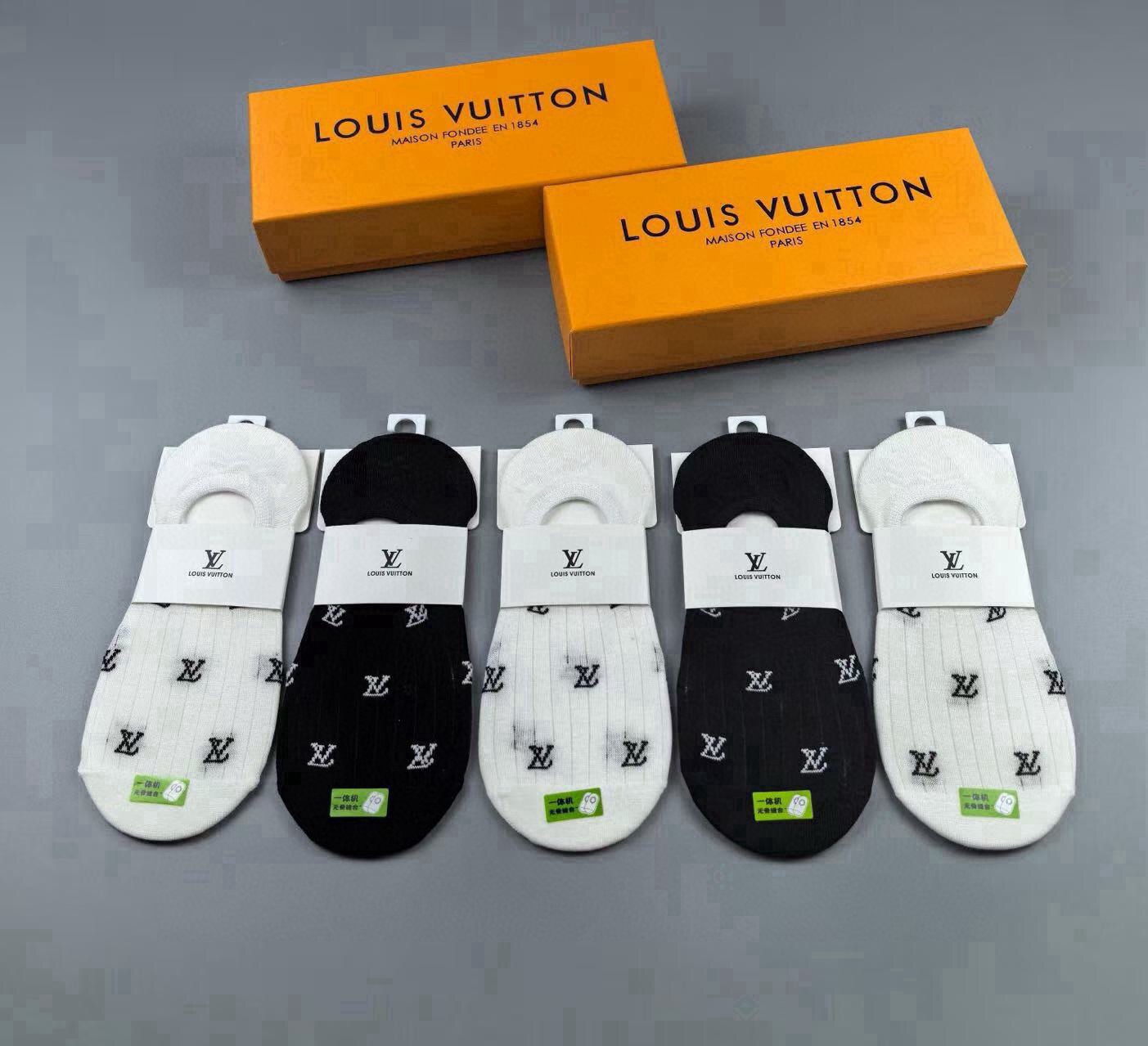 🆕Louis Vuitton · 路易威登❗️驴家新品女款隐形袜子❗【一盒五双】提花经典标志，纯棉材质，超舒适超美腻❗️