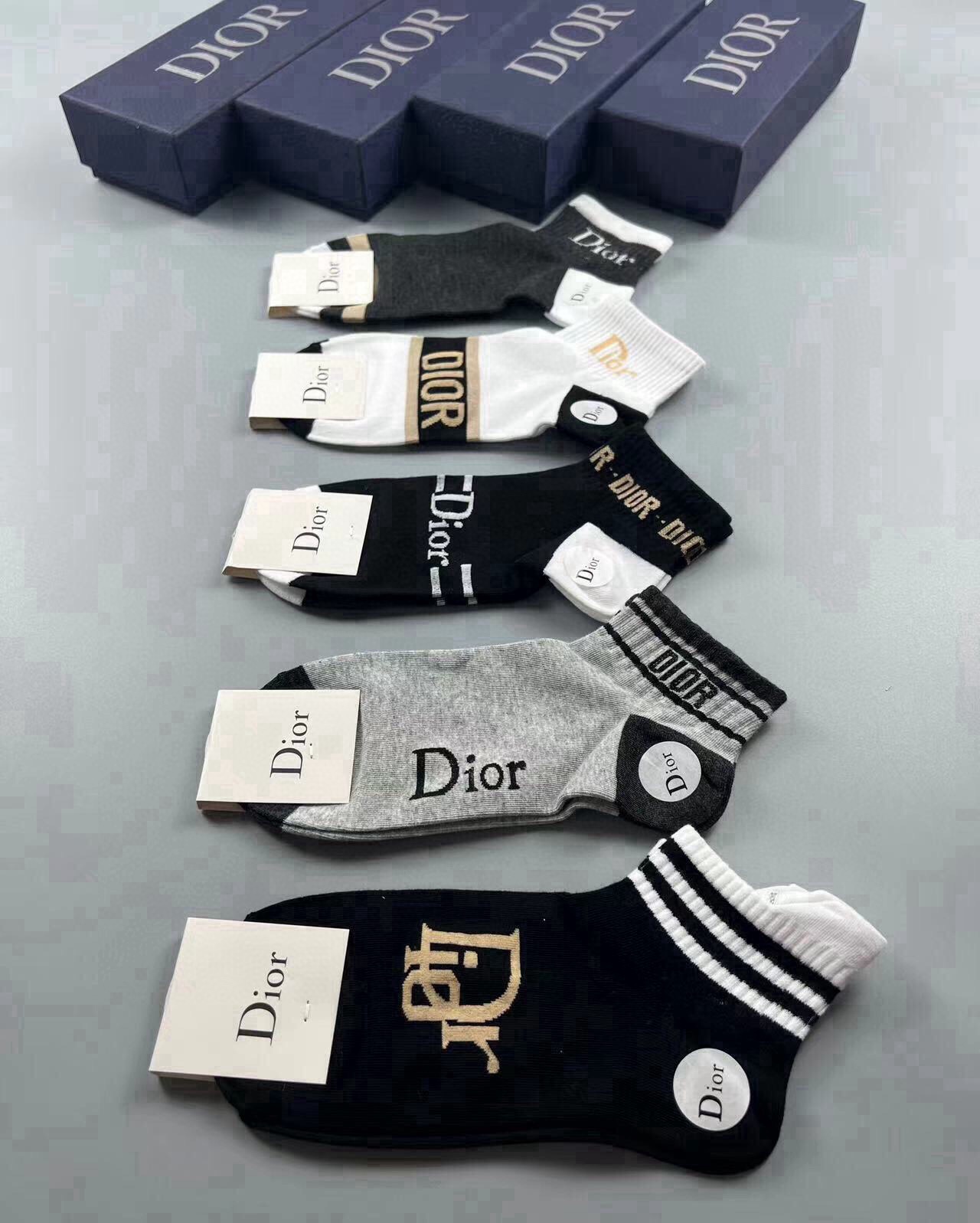 🆕Dior · 迪奥❗️D家新品男款袜子❗️【一盒五双】提花品牌logo，简单大气，实物超漂亮，经超火爆小单品，大牌出街