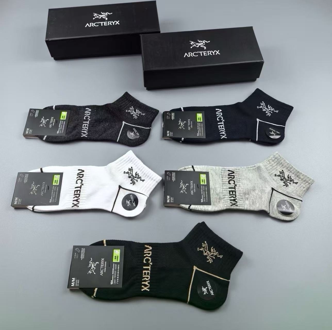 🆕【ARC'TERYX · 始祖鸟】男款新品短款袜子❗️纯棉材质织造，提花经典始祖鸟标志，透气吸汗柔软舒适，上脚非常ni