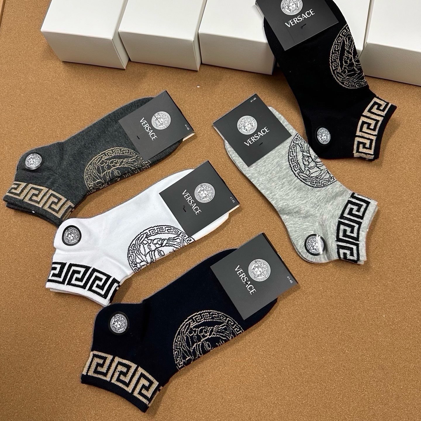 🆕Versace · 范思哲❗️新品男款袜子❗️【一盒五双】纯棉材质织造，超柔软舒适，提花经典logo，ins超火爆小单