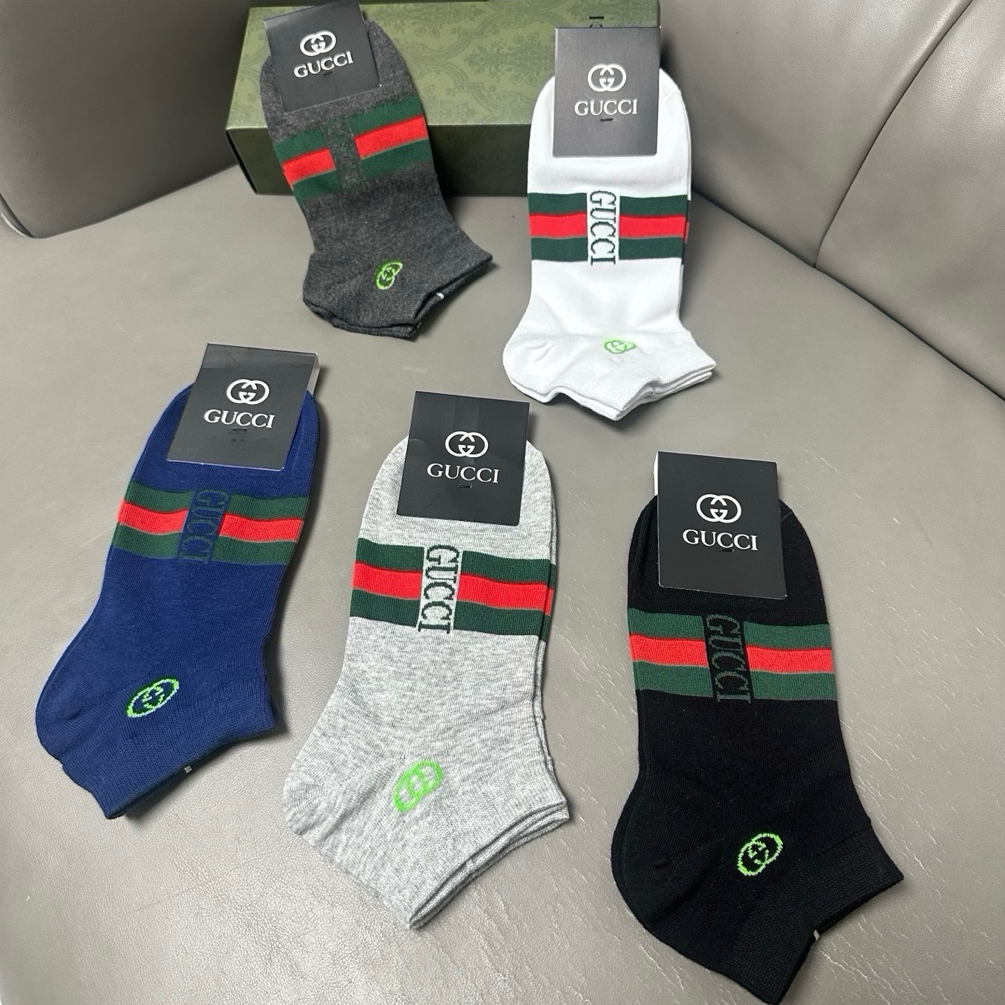 🆕Gucci · 古奇❗️G家新品男款袜子❗️【一盒五双】提花经典标志，超级nice，实物超漂亮，超火爆小单品，大牌出街