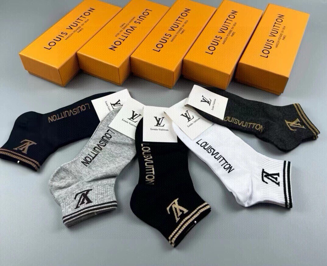 🆕LOUIS VUITTON · 路易威登❗️大驴家新品女款男款袜子❗️【一盒五双】纯棉材质，柔软舒适，提花经典图案标志