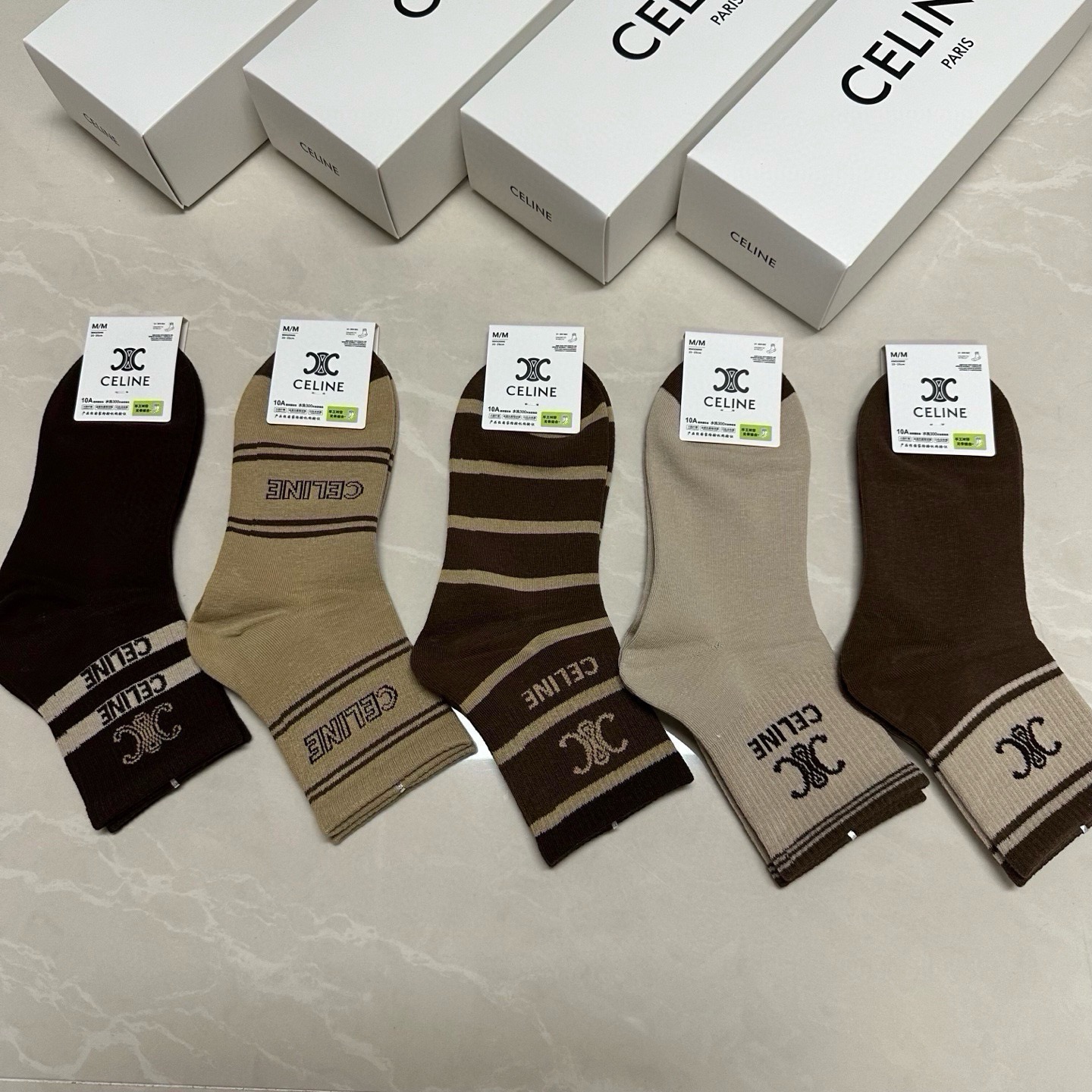 🆕CELINE · 赛琳❗️新品女款中筒袜，【一盒五双】提花经典标志，纯棉材质制造，透气舒适，超级nice❗️超火爆小单