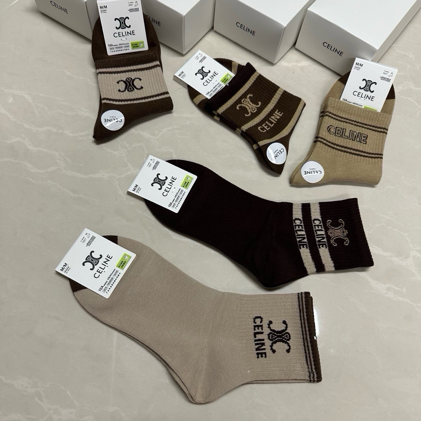 🆕CELINE · 赛琳❗️新品女款中筒袜，【一盒五双】提花经典标志，纯棉材质制造，透气舒适，超级nice❗️超火爆小单