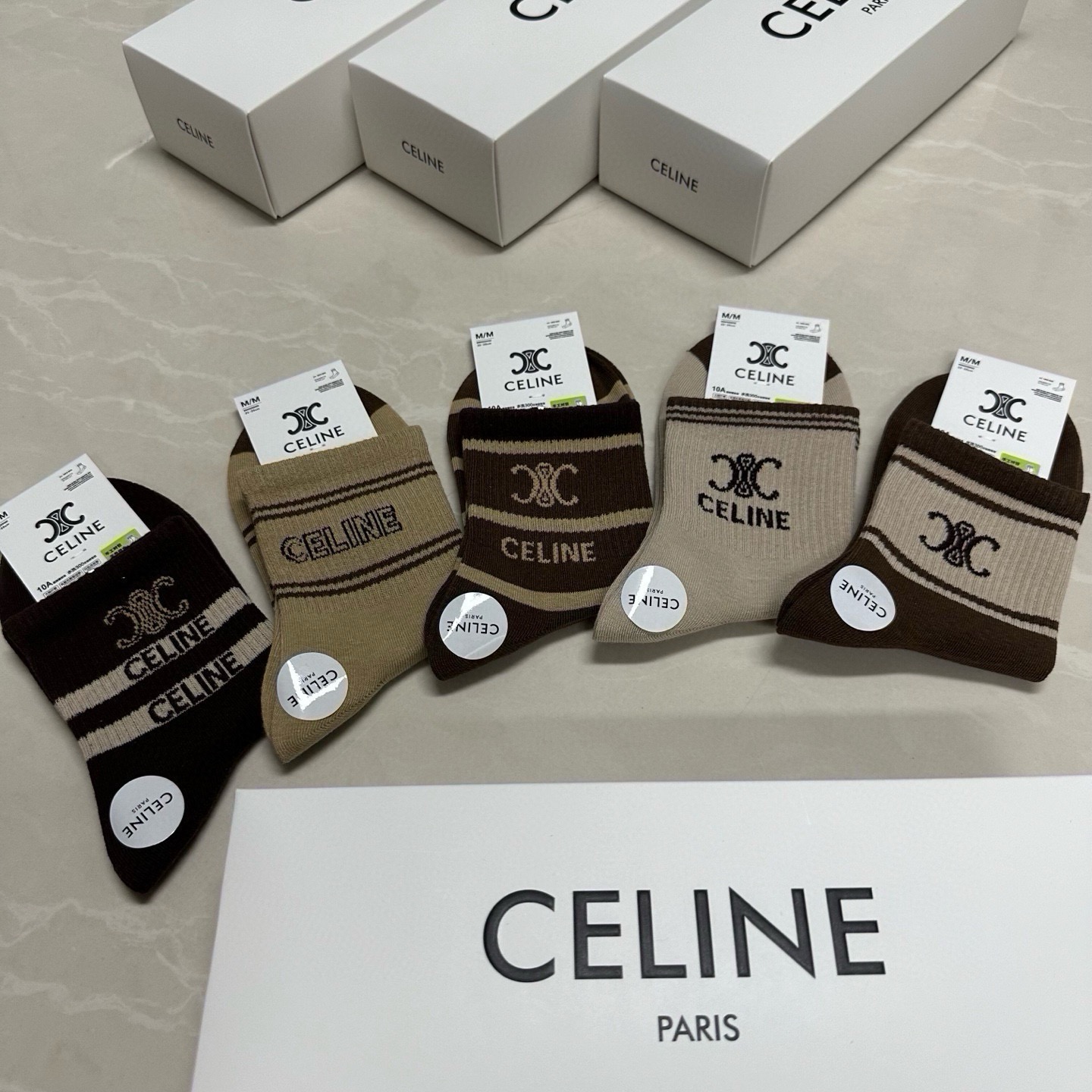🆕CELINE · 赛琳❗️新品女款中筒袜，【一盒五双】提花经典标志，纯棉材质制造，透气舒适，超级nice❗️超火爆小单